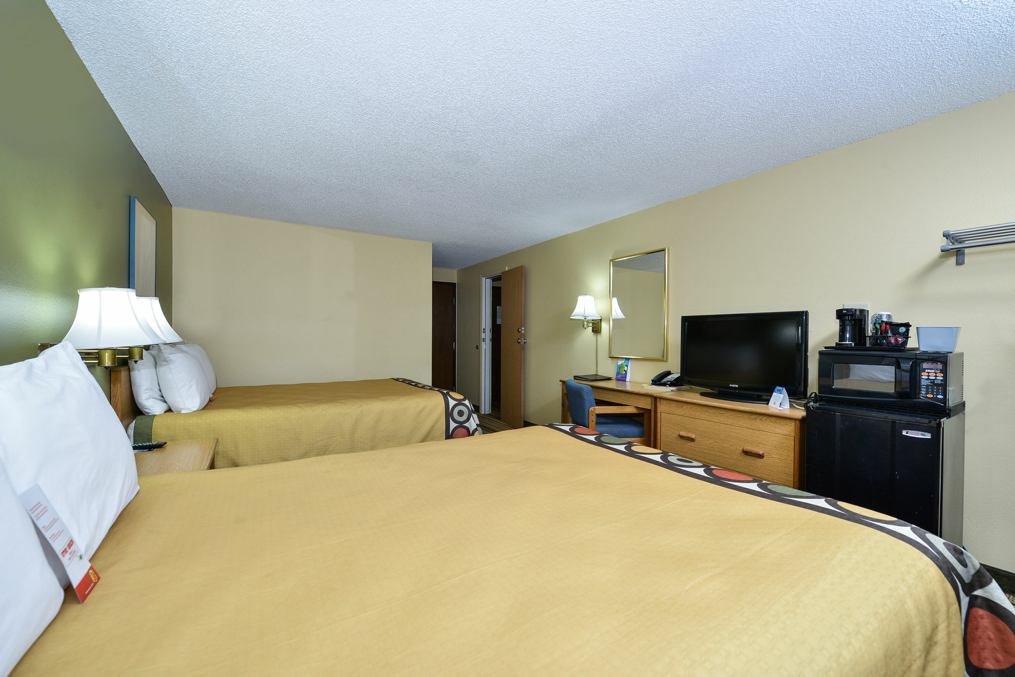 Super 8 By Wyndham Minot Airport Hotel Kültér fotó